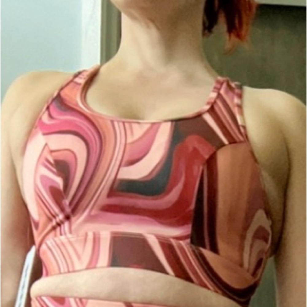 Guess athletic wear crop top sz M. Part of a set